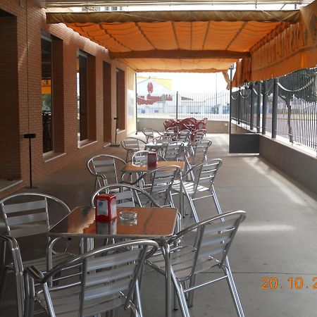 Hostal Restaurante Hermanos Zamora Palma del Río المظهر الخارجي الصورة
