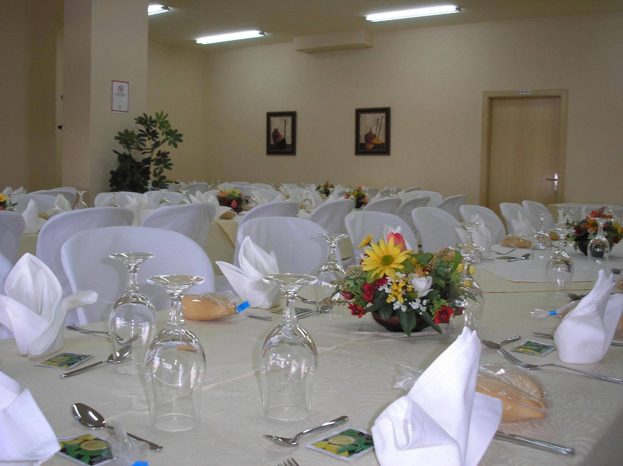 Hostal Restaurante Hermanos Zamora Palma del Río المظهر الخارجي الصورة