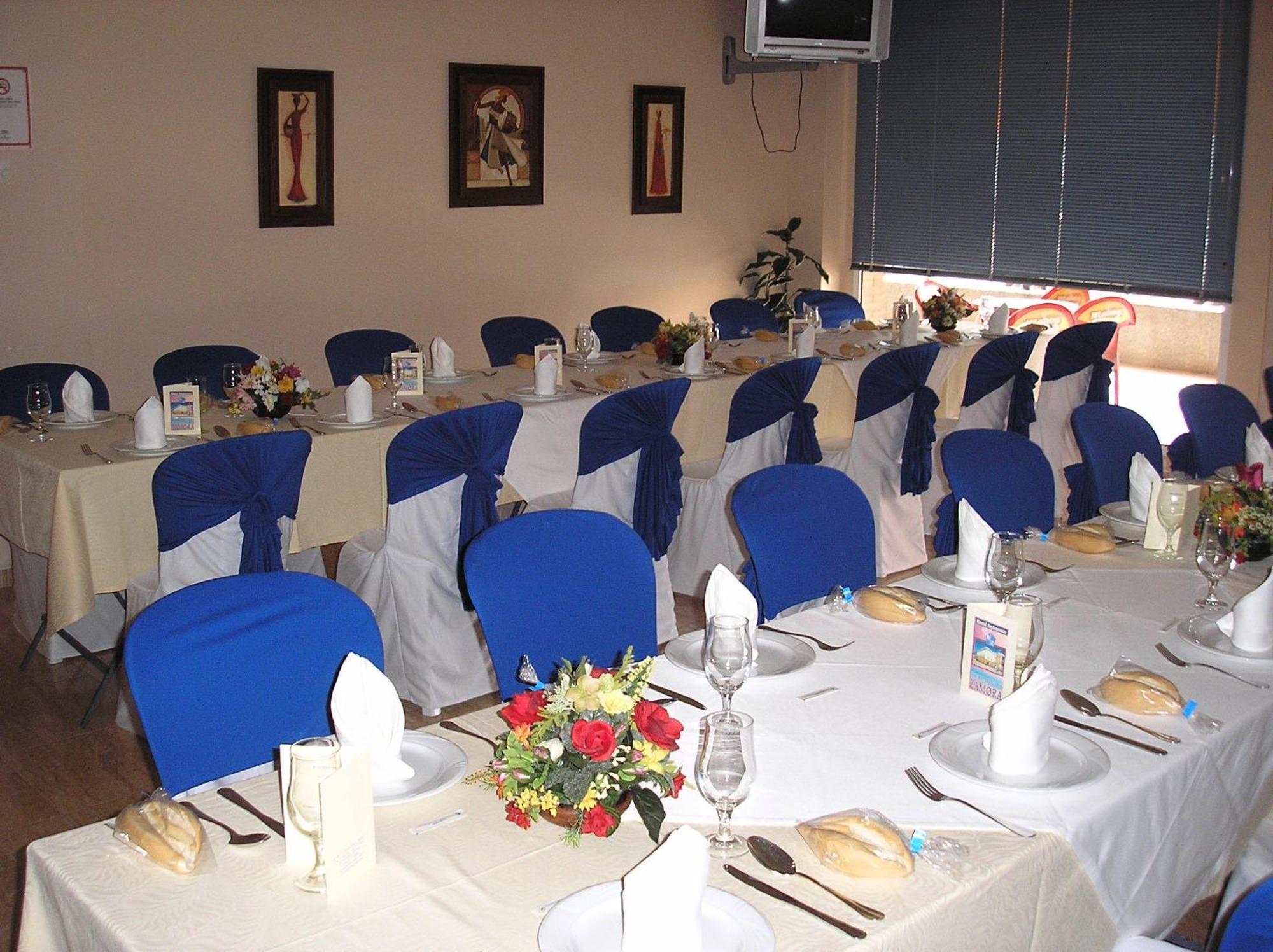 Hostal Restaurante Hermanos Zamora Palma del Río المظهر الخارجي الصورة