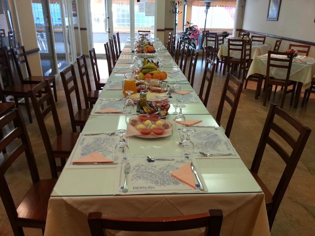 Hostal Restaurante Hermanos Zamora Palma del Río المظهر الخارجي الصورة