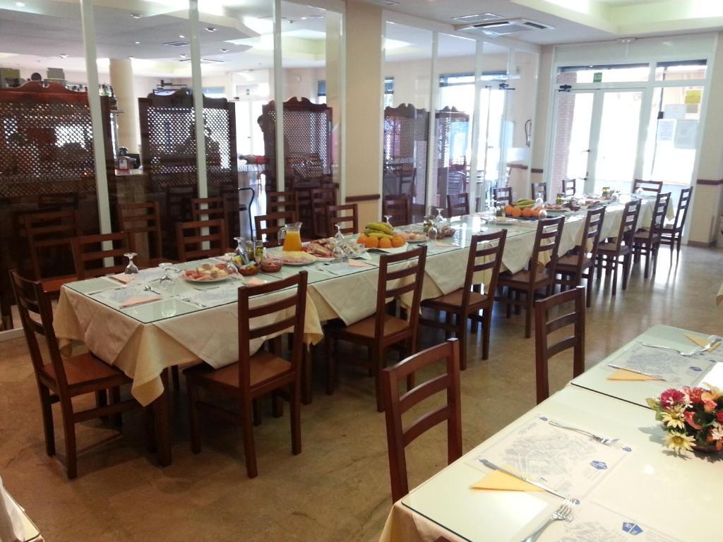 Hostal Restaurante Hermanos Zamora Palma del Río المظهر الخارجي الصورة